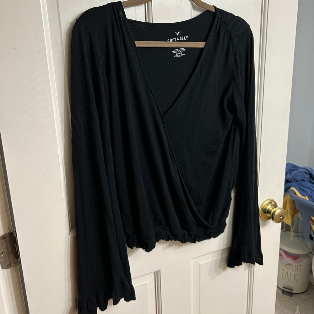 American Eagle black long sleeve wide sleeve top
